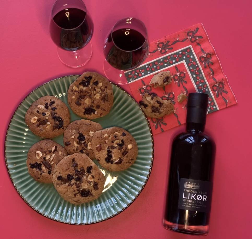 COOKIES MED TØRREDE KIRSEBÆR